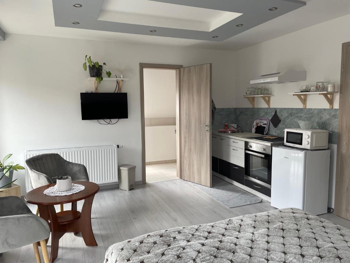 Jasmin Apartment House Vonyarcvashegy Ngoại thất bức ảnh