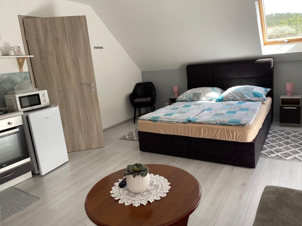 Jasmin Apartment House Vonyarcvashegy Ngoại thất bức ảnh