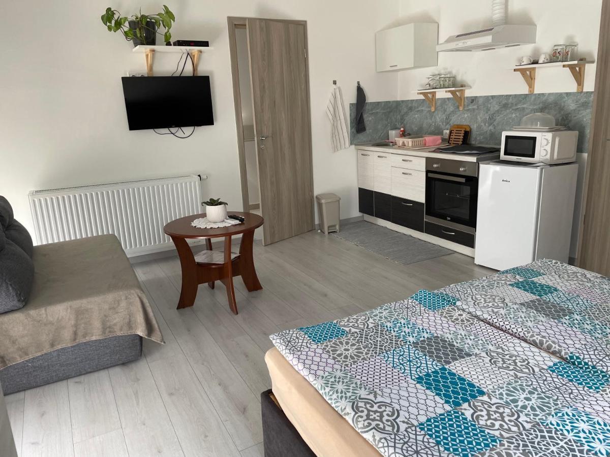 Jasmin Apartment House Vonyarcvashegy Ngoại thất bức ảnh