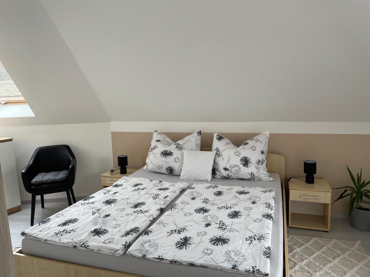 Jasmin Apartment House Vonyarcvashegy Ngoại thất bức ảnh